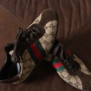 Gucci sneaker Size 6